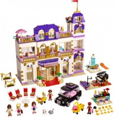 LEGO Friends 41101 Hotel Grand in orașul Heartlake č.2