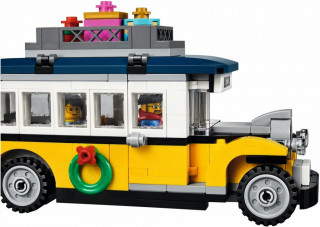 LEGO Creator 10259 Gară într-un sat înzăpezit č.3