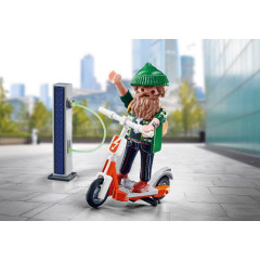 Playmobil 70873 Hipster cu scuter electric č.3