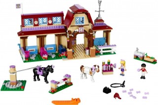 LEGO 41126 Friends Clubul de călărie din Heartlake č.2