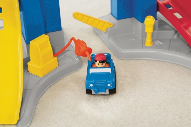 Fisher Price Little People Pista de mașini  č.4